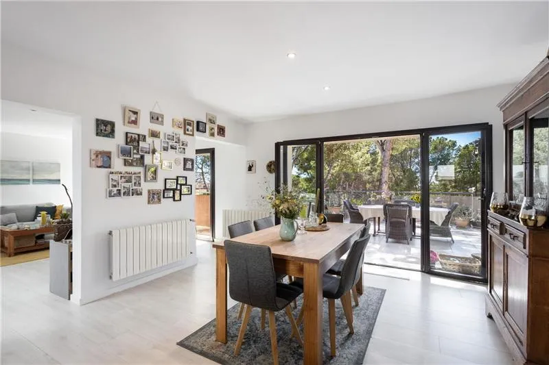 Single-family home with a pool on a lot of approximately 1,013 m², located about 2 minutes from the beach — photo 6
