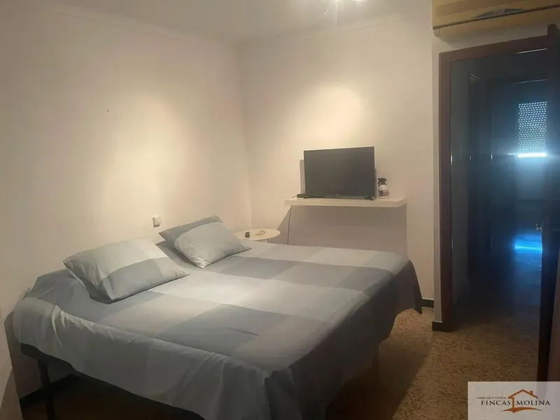 Fincas Molina offers you exclusively this home in the Coll d'en Rabassa area with many renovation possibilities. 2nd floor without elevator — photo 7