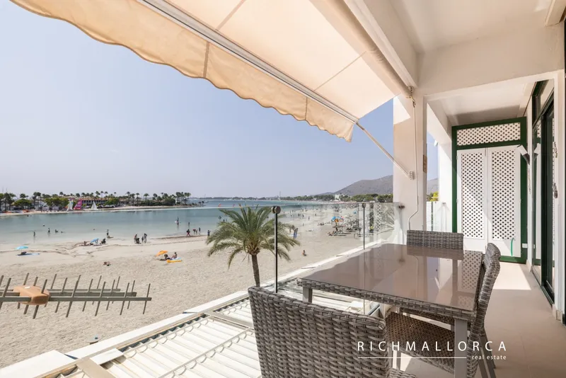 Holiday apartment on the frontline of the beach and marina — photo 2
