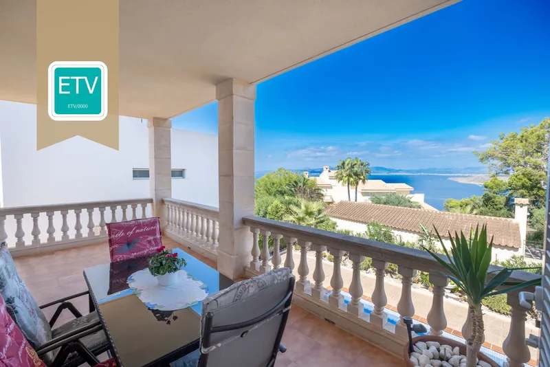 Villa with vacation rental license in Bahia Grande with sea views — photo 1