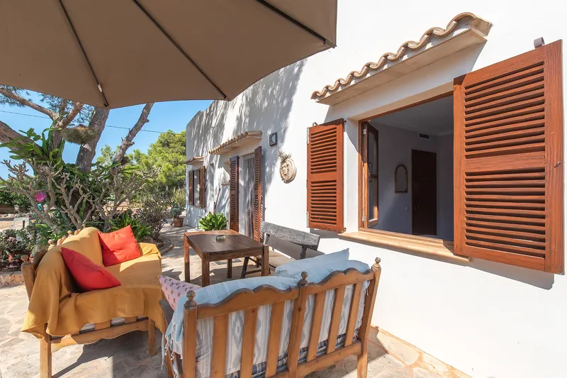 Charming chalet with rooftop terrace in first sea line in a quiet location — photo 4
