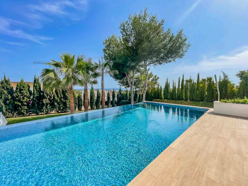 Sea view villa with 2 swimming pools in Santa Ponsa — photo 2