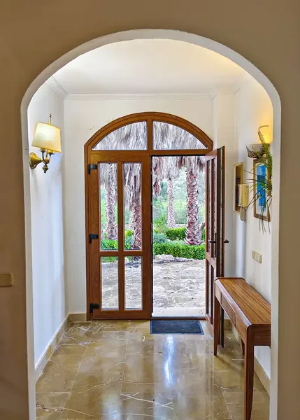 Discover an extraordinary property located in the charming surroundings of Artà, Mallorca. This magnificent estate features an impressive — photo 12
