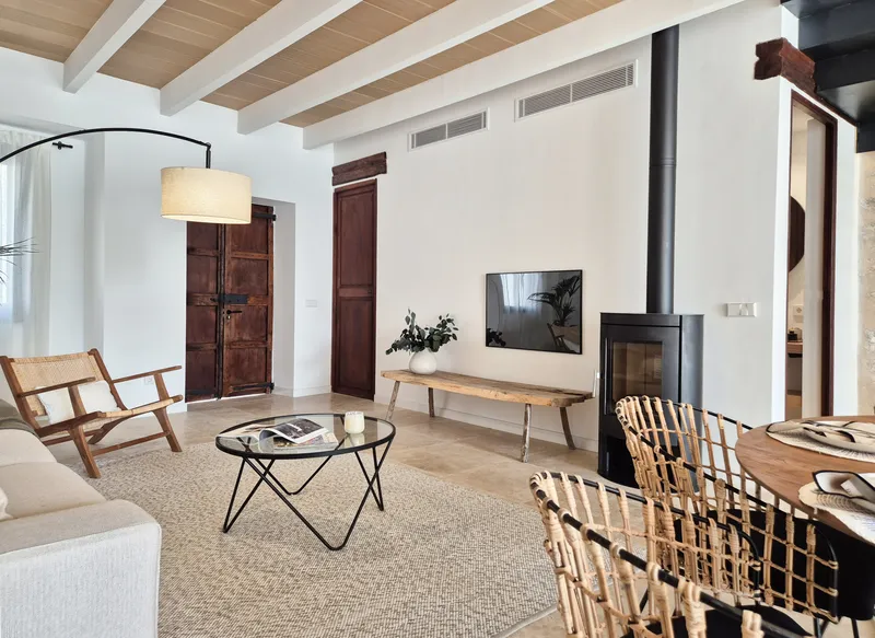 Maria de la Salut: Beautifully renovated townhouse with pool — photo 4