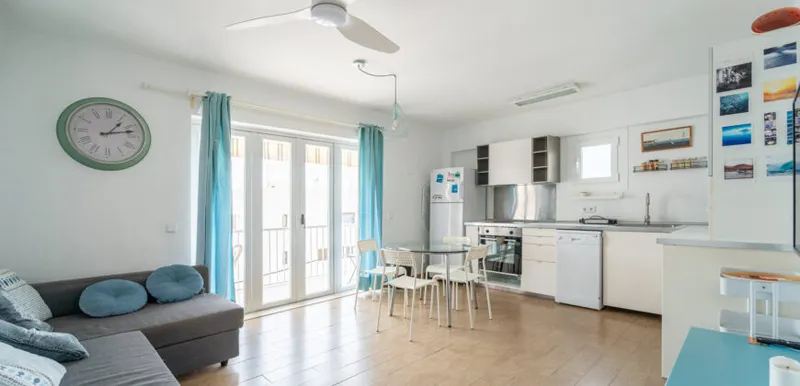 Reformed apartment with balcony in Colonia de Sant Jordi · 3 bedrooms — photo 2