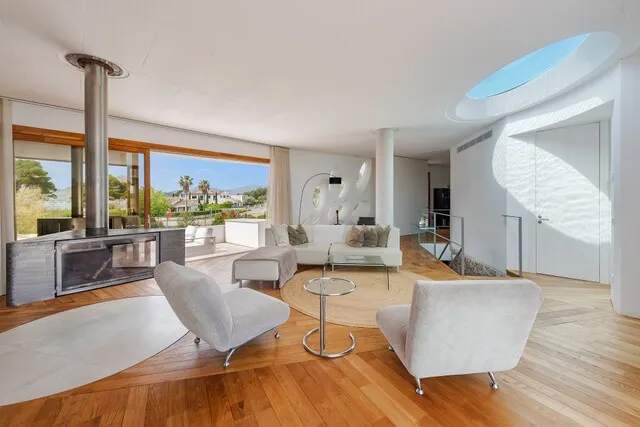 Contemporary villa for sale by the beach in Puerto Pollensa, North Mallorca — photo 7