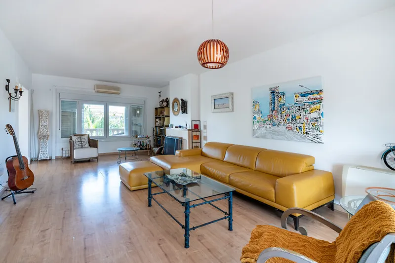 Spacious Three-Level House with Lot of Outdoors Spaces and Private Pool in Son Veri Vells — photo 5