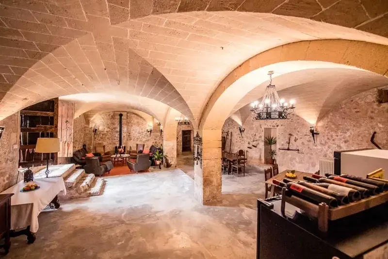Agroturismo in full operation, with 12 rooms, en-suite bathrooms. Partial oil heating, plus three wood-burning fireplaces. Estate with — photo 6