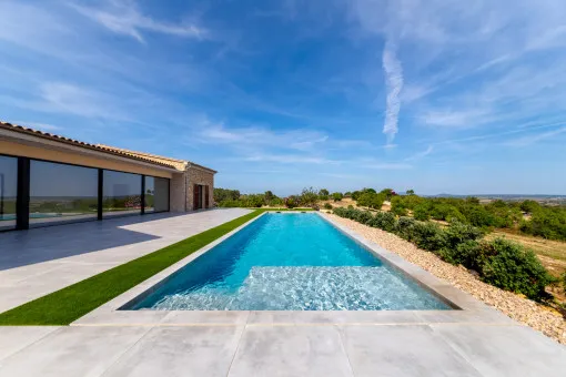 Sineu, Newly Built Finca in the Center of the Island with Fantastic Views — photo 1