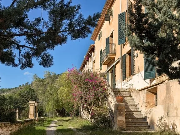 Investment! Historic property in Paguera with many possibilities — photo 4