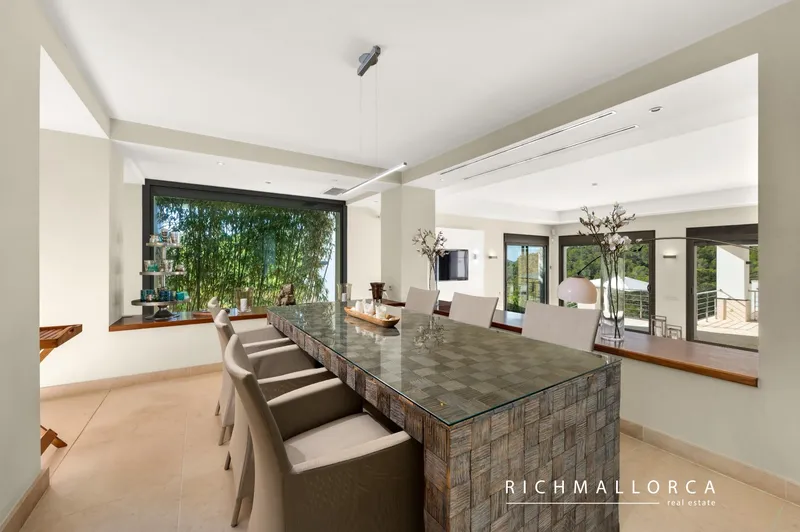 Contemporary villa with stunning sea views — photo 7