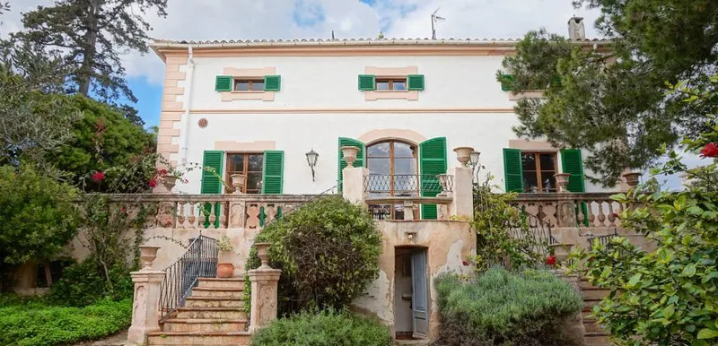 Historic house with pool between Palma and Son Vida | 655 m² — photo 2