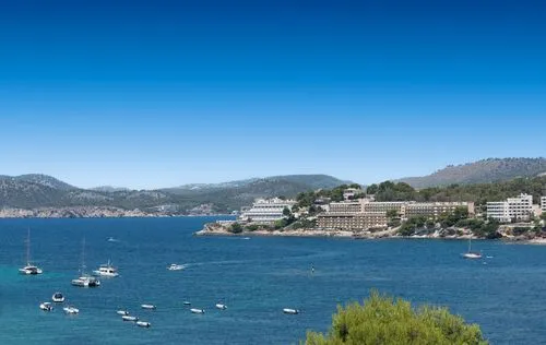 4 Bedrooms in Santa Ponsa — photo 3