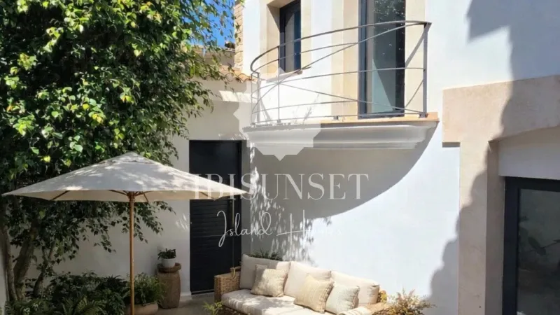 Detached house on Carrer de la Donzella, 3 — photo 2