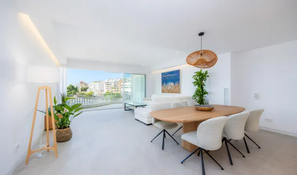 Modern apartment on the seafront promenade in Palma — photo 4