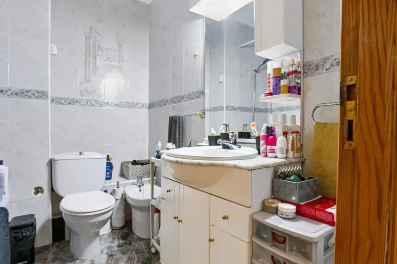 3-bedroom flat with lift, balcony and lots of natural light on Camí Vell de Bunyola — photo 11