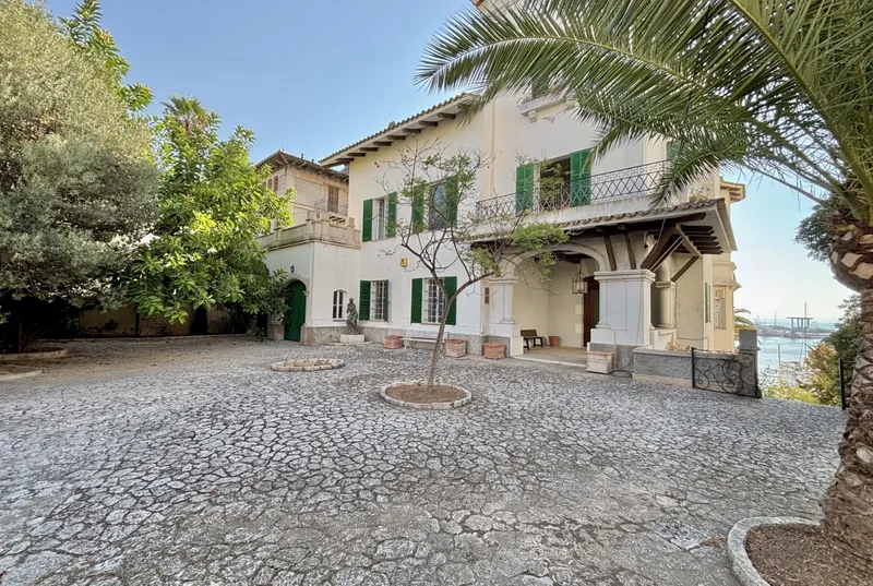 Señorial Villa in the Bay of Palma · A Unique Property — photo 8
