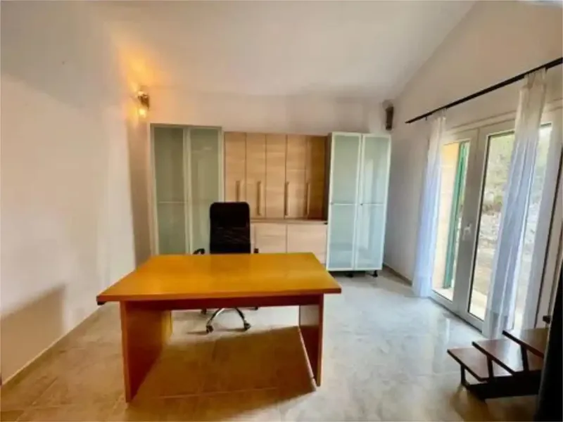 chalet en alquiler en entorno idílico, rodeado de naturaleza y total privacidad. se alquila precioso chalet de dos plantas, situado a solo 3 — photo 3