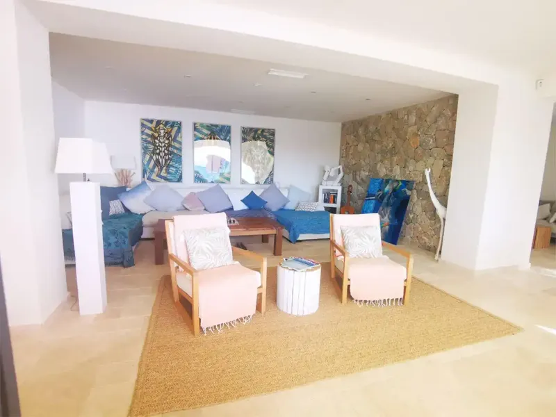 Esta villa moderna se ubica en la exclusiva zona de Cala Llamp en Port d´Andratx, y ofrece hermosas vistas al mar y puestas de sol. La villa — photo 6