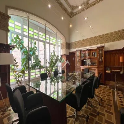 High-end commercial premises on emblematic street in Palma — photo 1