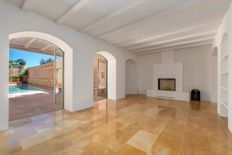 Impressive townhouse for sale in the heart of Ses Salines with pool — photo 2
