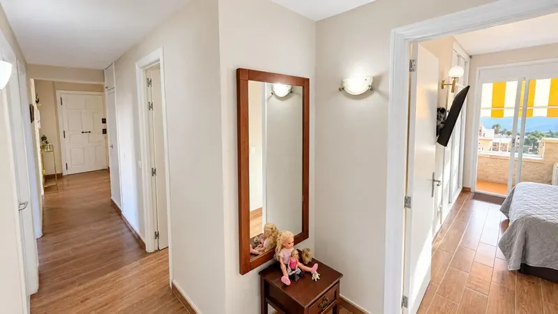 Space, light and tranquility in Son Ferriol: 4 bedrooms, two bathrooms and a large balcony to enjoy every day. — photo 3