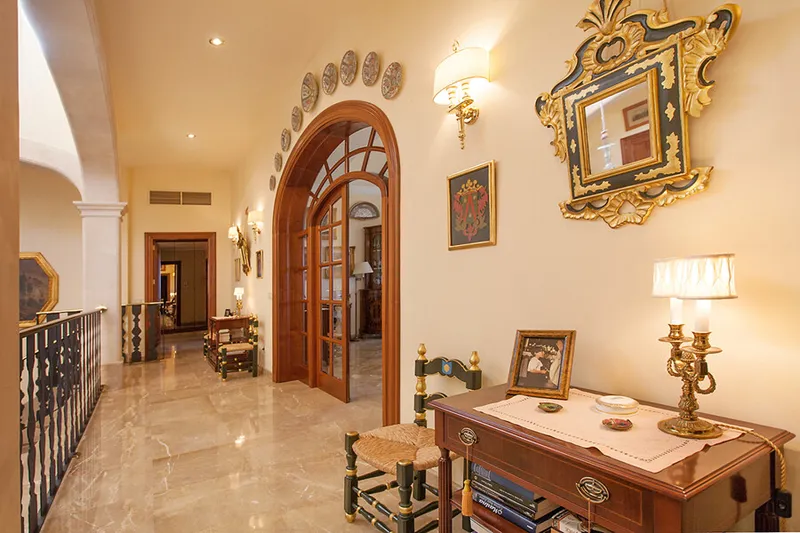 First Line Palace Style Villa with Swimming Pool and Amazing Sea Views in the Sought-after Area of Son Veri Nou — photo 10