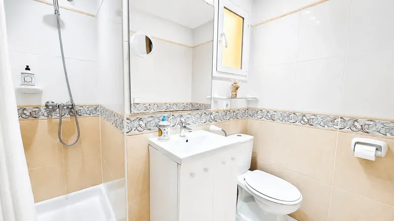 Exclusive apartment for rent on the seafront with spectacular sea views in Cala Millor — photo 8