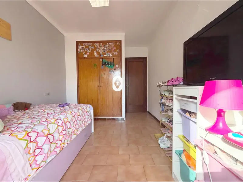 Spacious first floor with elevator and parking space for sale in a quiet community of only three floors — photo 8
