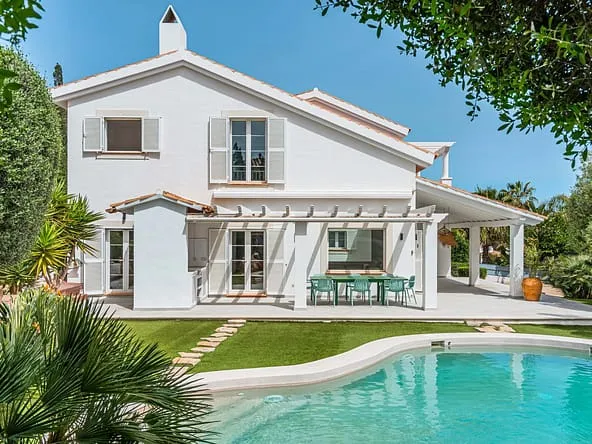 Mediterranean family villa in a sought-after residential area — photo 1