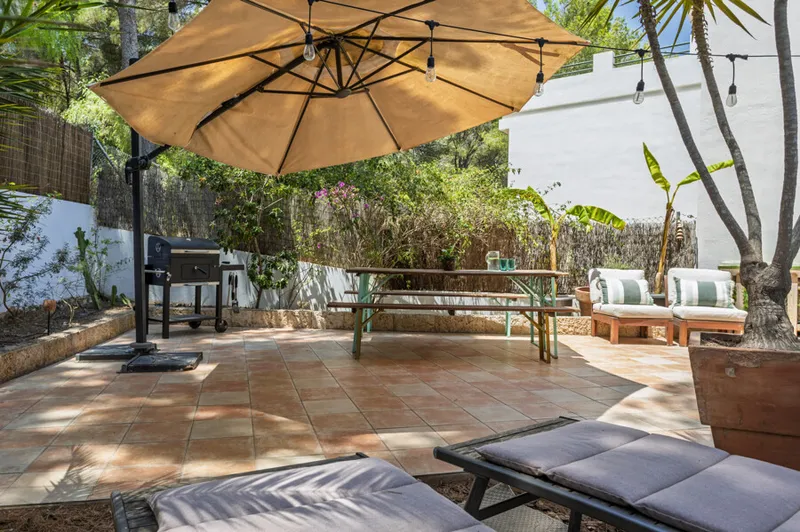 Elegant Four-Bedroom Semi-Detached Home with Terraces, Garden & Garage in Tranquil Cala Nova — photo 8