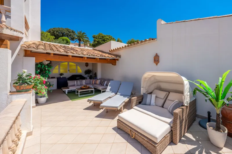Duplex penthouse in Mediterranean complex with breathtaking sea views - overall view of the property (15638) — photo 2