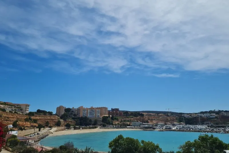 22031V- Apartamento muy Luminoso con Terraza en Port Adriano — photo 1