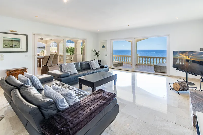 Villa with Guest Apartment for Sale in Port Andratx — photo 2