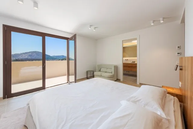 Magnificent, renovated villa with incredible sea views for sale in Pollensa, North Mallorca — photo 12