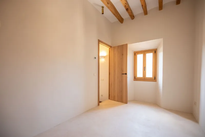 Modern townhouse with garage — photo 10