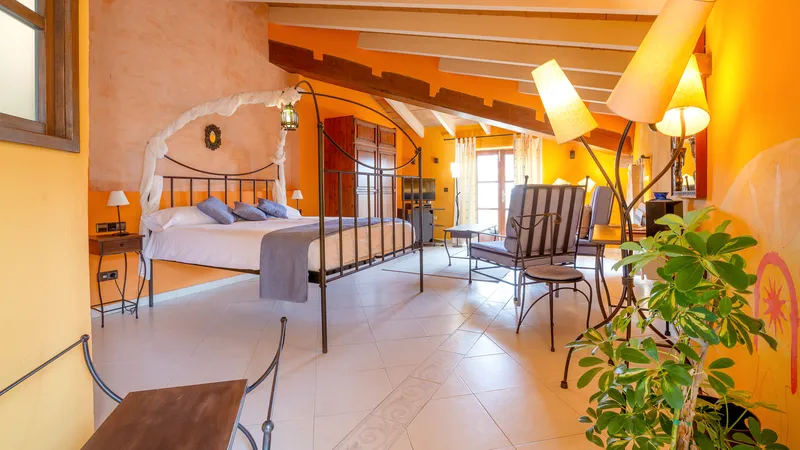 Worthwhile investment – town palace in Artá with hotel & restaurant license — photo 3