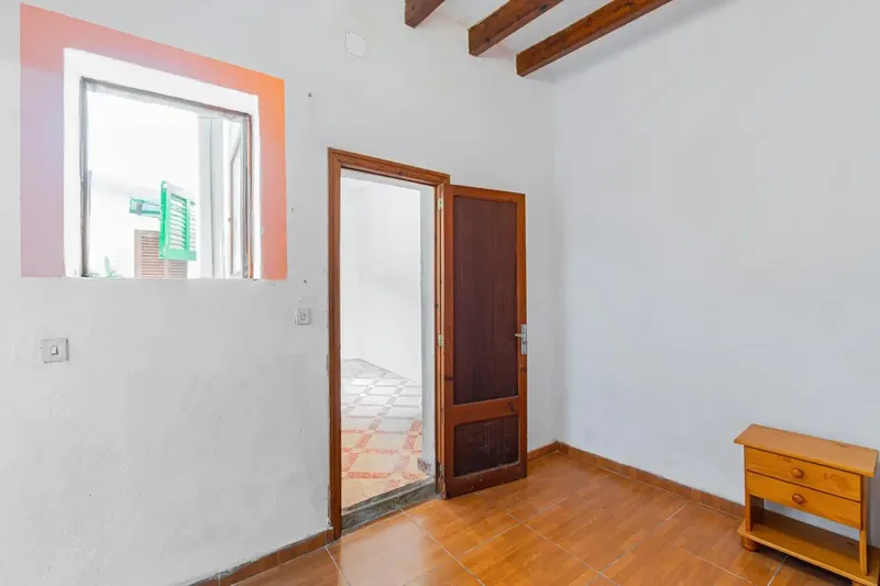 House of 211 m2 for renovation in Inca for sale — photo 9