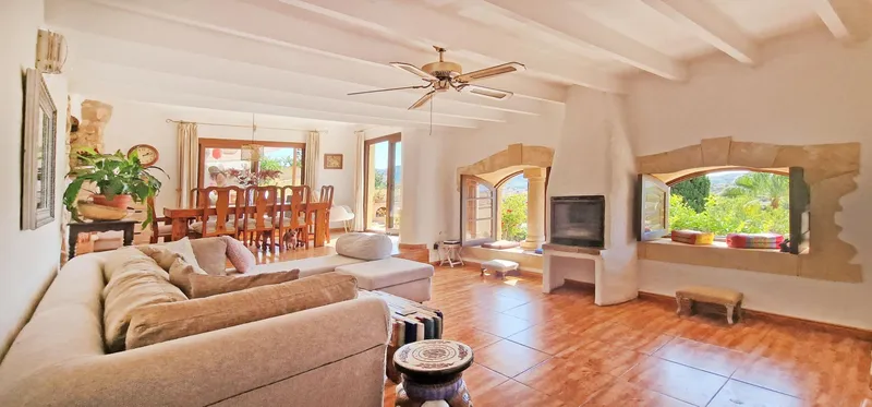 Extraordinary village house with spectacular panoramic views in Calvia — photo 9
