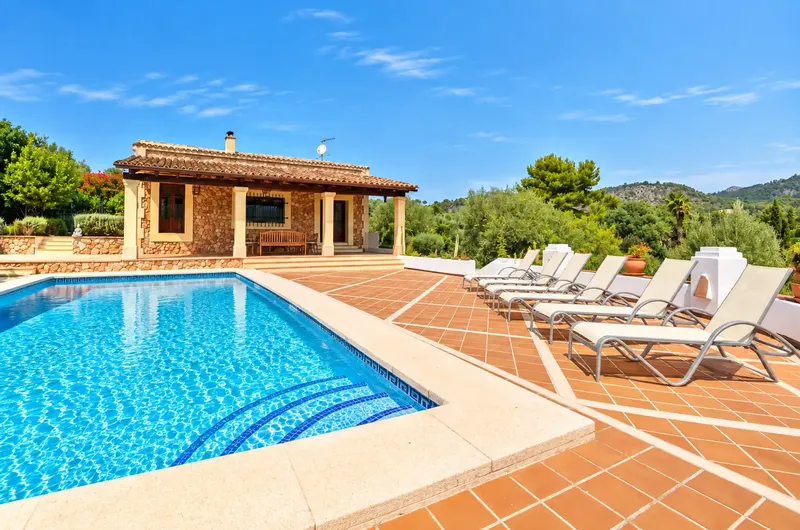 Encantadora finca de estilo tradicional mallorquín situada en un entorno tranquilo y natural, muy cerca de Puerto de Andratx, una de las zon — photo 11
