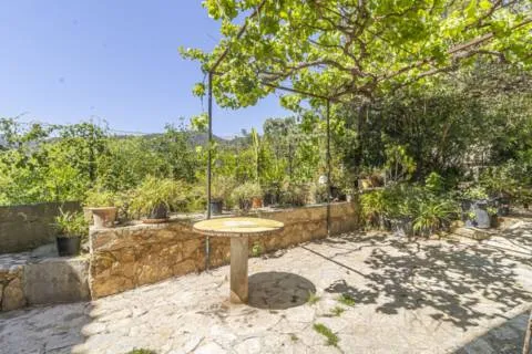House — photo 1