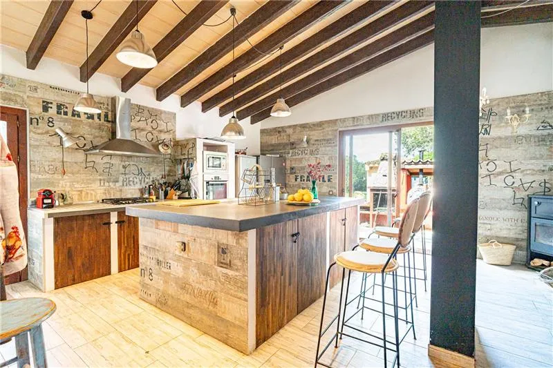 Rustic finca on a plot of approx. 22,000 m² with swimming pool. — photo 11
