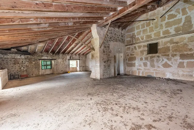 Discover this hidden gem in Campanet: a spectacular rustic estate offering a world of possibilities, with a construction of 1,228 — photo 6