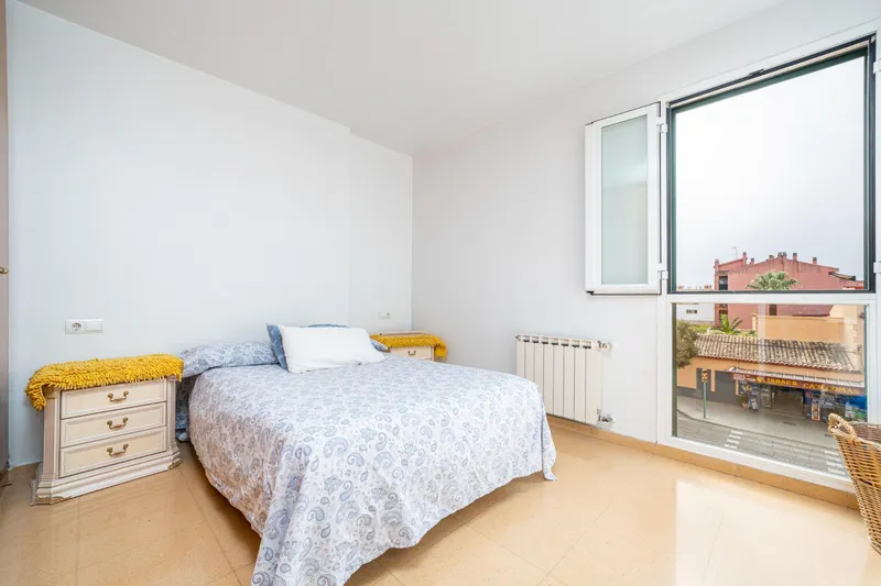 Four-bedroom flat with balcony and communal pool in Son Fuster Nou, Palma — photo 12