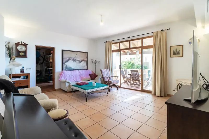 The property is ideally located to enjoy excellent views and tranquility. This spacious ground floor house, built in 1950 — photo 3