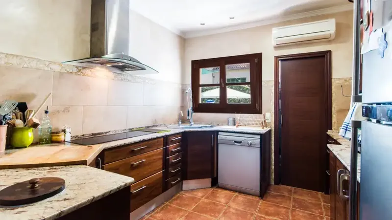 Modernist house with restaurant for sale in the heart of Sóller — photo 10