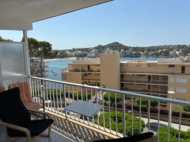 Apartment with terrace and sea views near the center of Santa Ponsa, next to the beach — photo 5