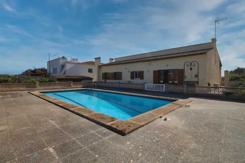 Excellent opportunity in Barcarés, Alcudia, within short walking distance to the sea and a range of local amenities. — photo 3