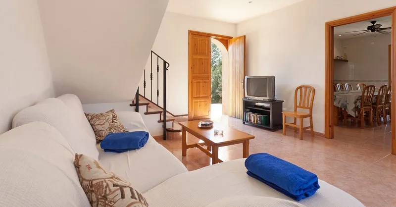 Natural stone finca with large pool, panoramic views and lots of privacy between Campos and Felanitx — photo 5
