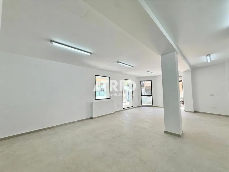 Corner commercial premises in Porta Sant Antoni — photo 2